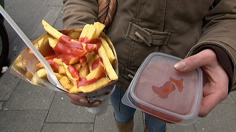 So werden wir in Imbissbuden abgezockt Pommes mit Ketchup
