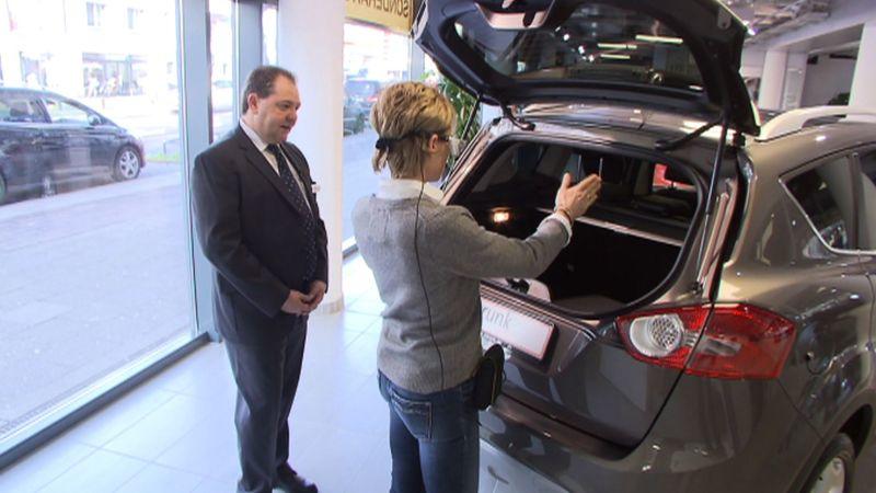 Mann oder Frau beim Autokauf Worauf achtet frau beim Autokauf?