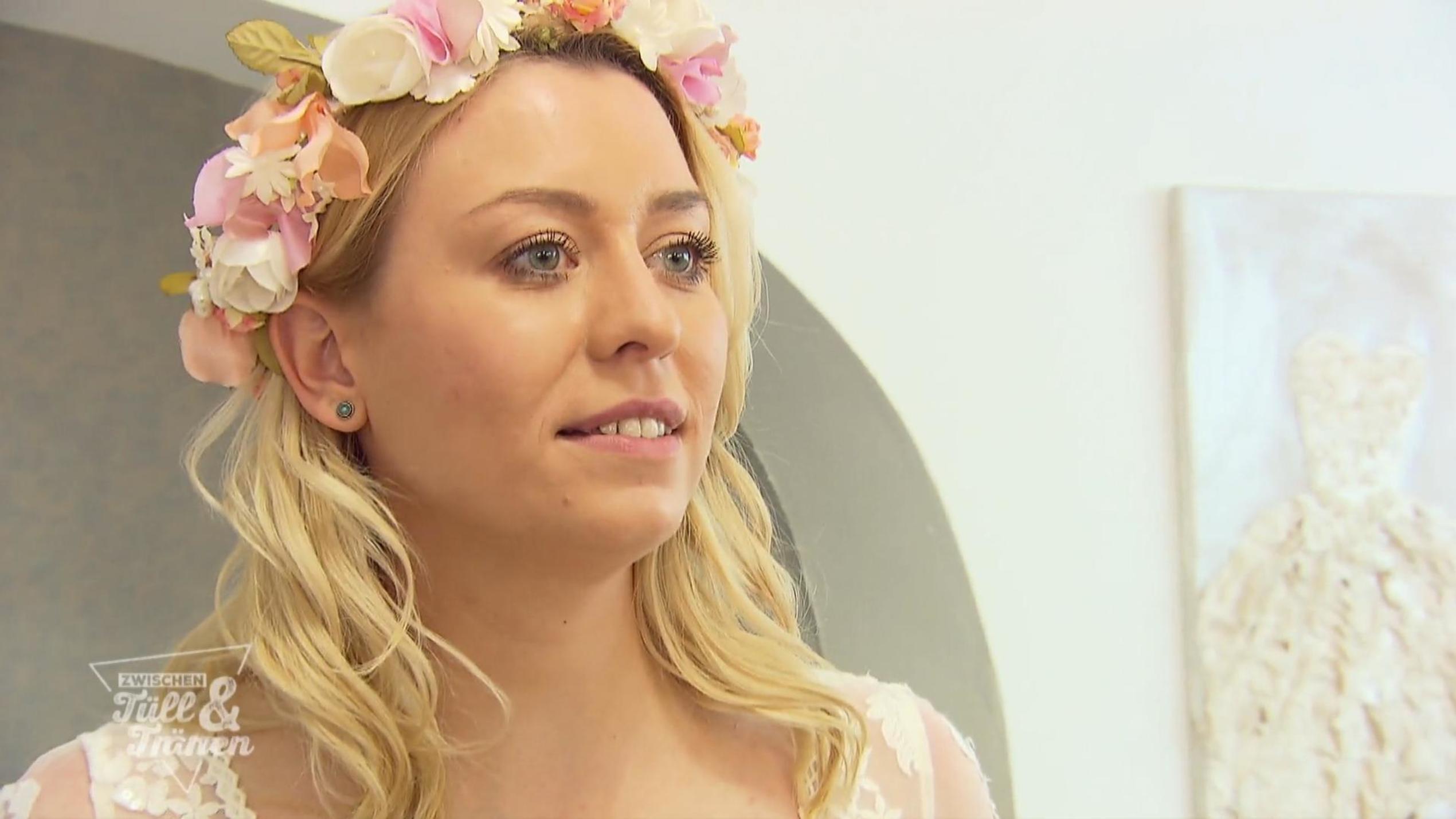 Zwischen Tüll und Tränen: Sie wollten Hippies sein und gehen doch als Prinzessinnen Bunt wie ein Regenbogen möchte Anna heiraten