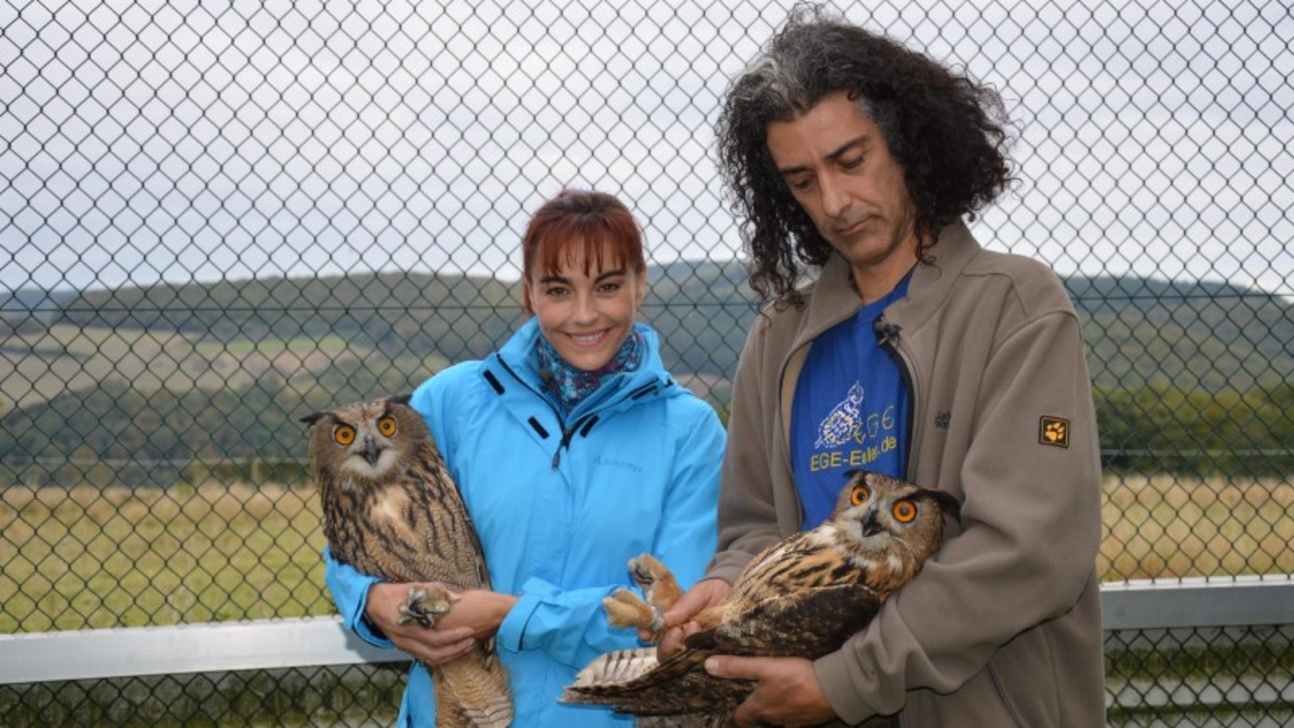 hundkatzemaus auf großer "Wildnis Deutschland"-Expedition hundkatzemaus-Reporterin Diana Eichhorn besucht die Wildvogelpflegestation Kirchwald.
