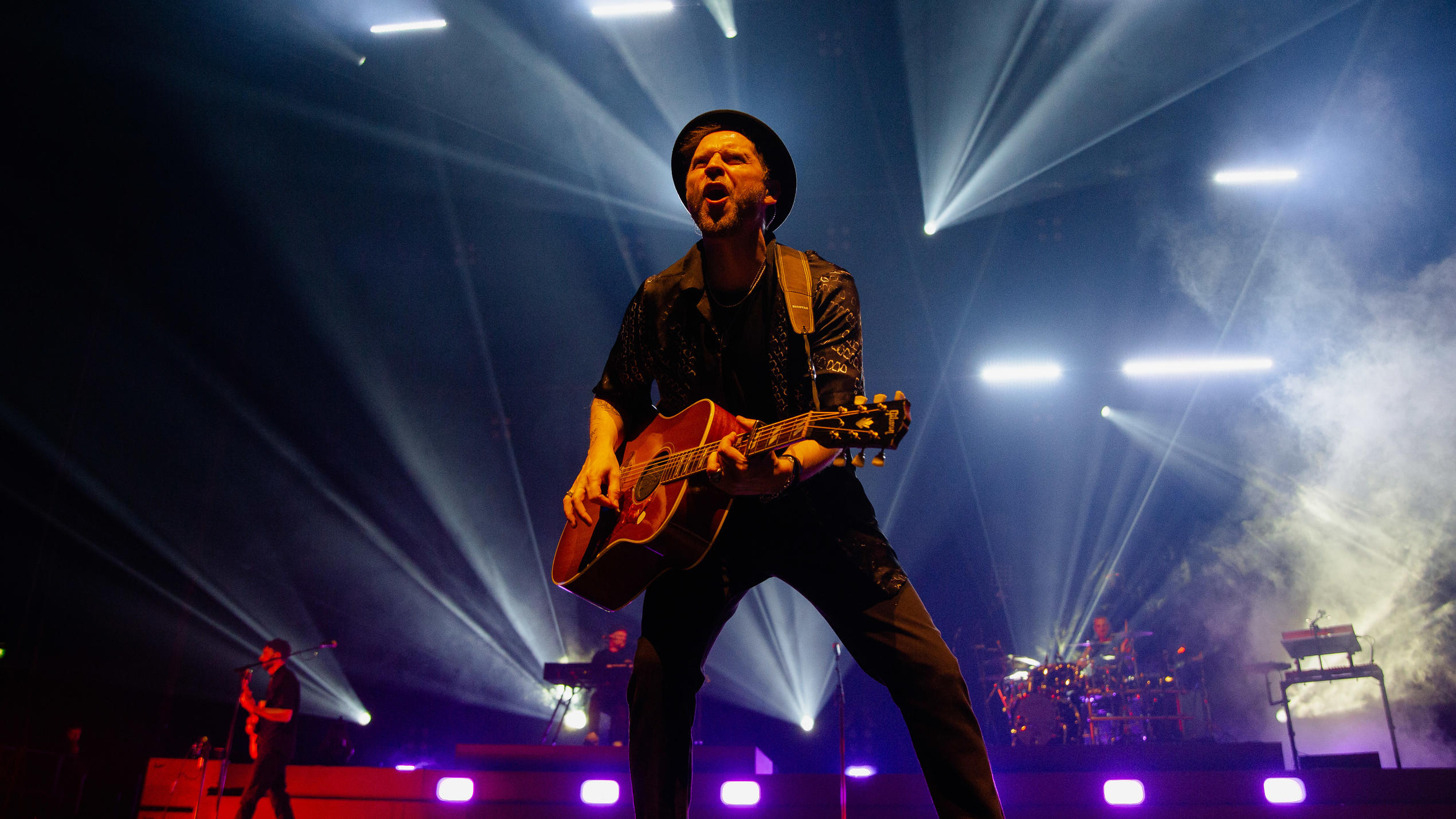 Hätten SIE ihn erkannt? Heute ist dieser kleine Racker ein ganz Großer Johannes Oerding bei seinem Konzert in der Barclays Arena in Hamburg / 220423*** Johannes Oerding in concert at Barclays Arena, Hamburg, Germany - 22 Apr 2023 ***