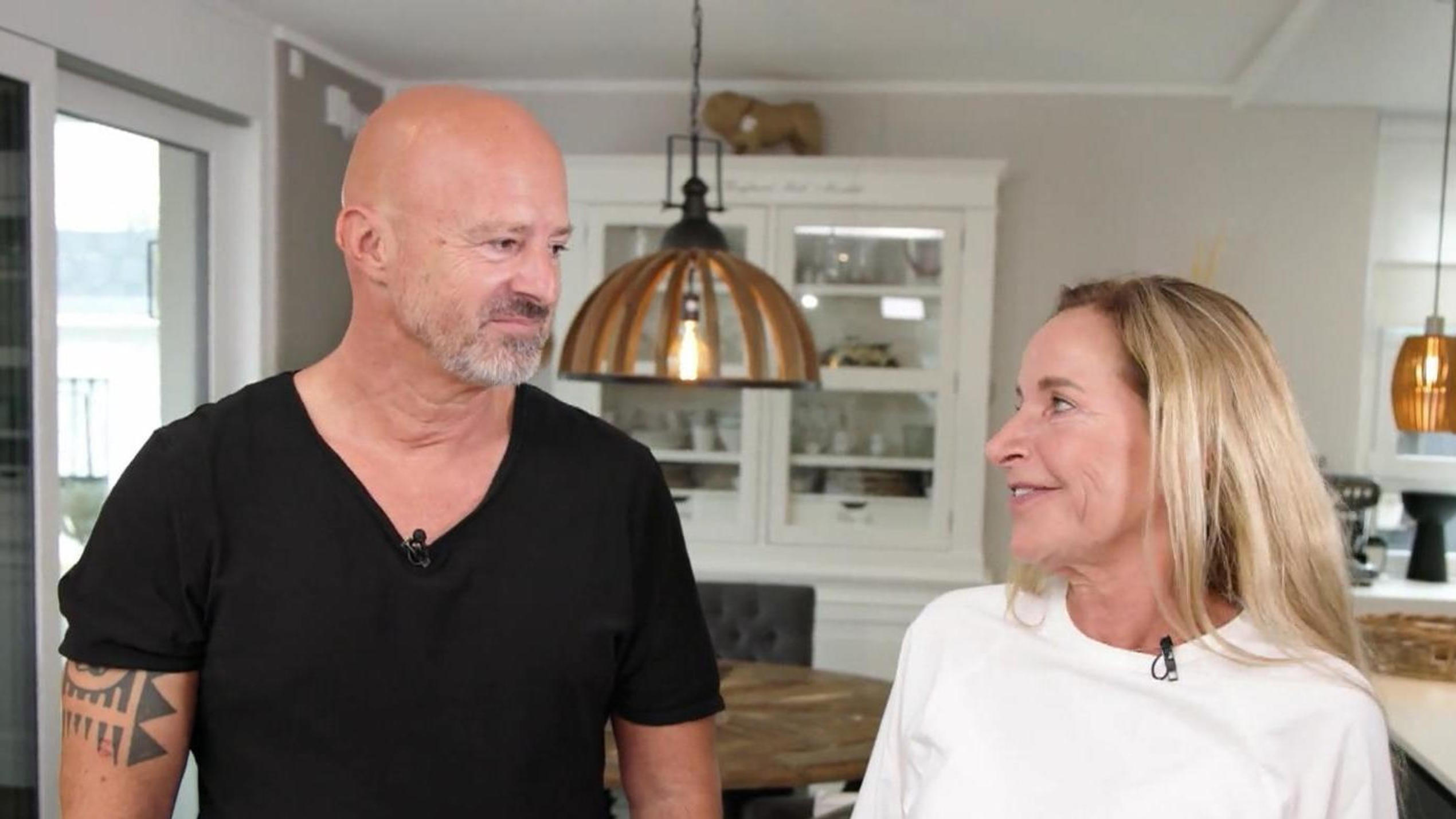 Detlef Steves: „Ich hatte eine Fettleber!“ Der dramatische Grund für seinen Gewichtsverlust Stolz, glücklich und jetzt auch schlank! Seine Frau Nicole geht mit Detlev Steves im wahrsten Sinne des Wortes durch dick und dünn.