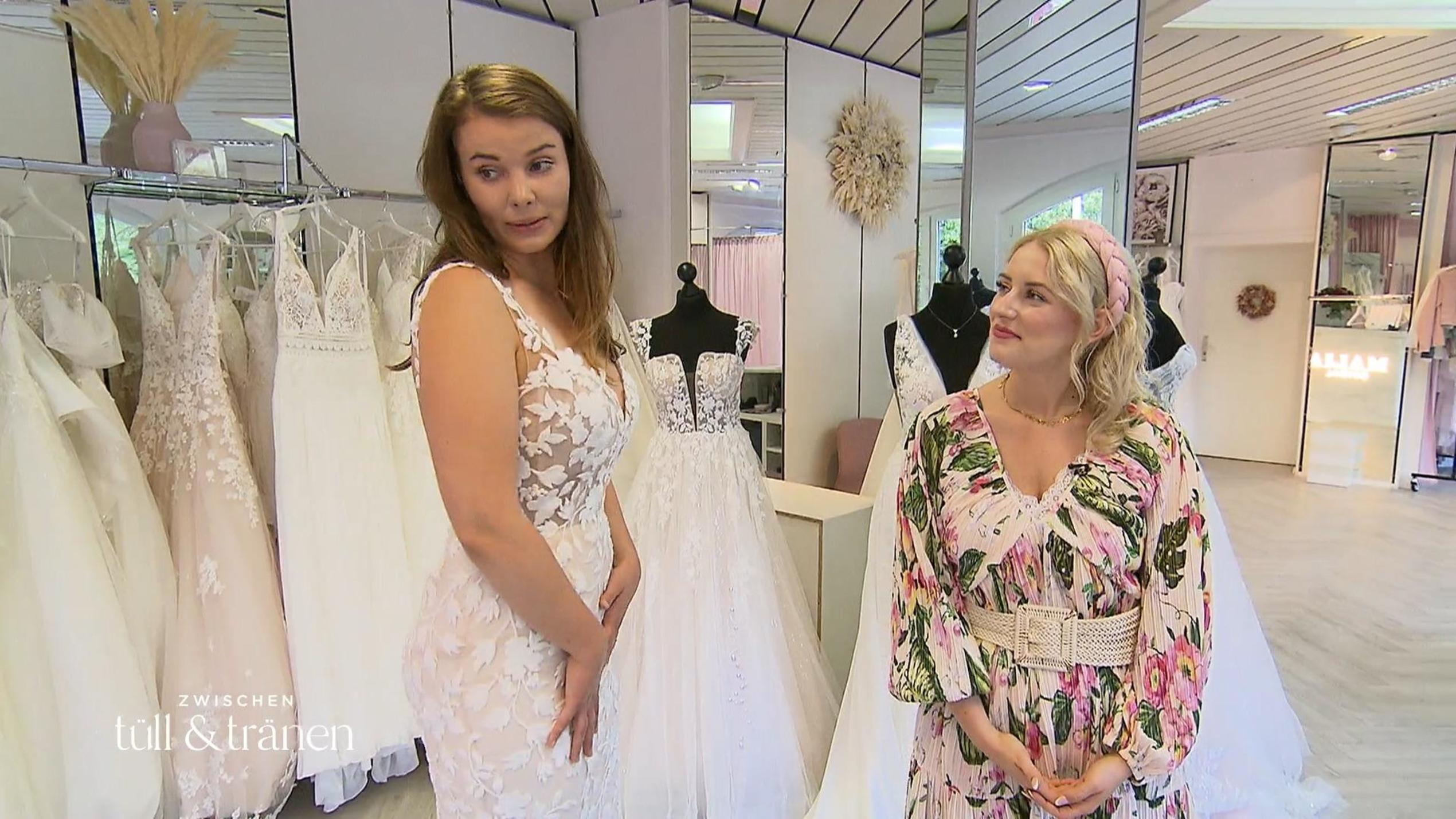 Zwischen Tüll und Tränen: Schroffe Töne wie in einer Casting-Show Auch dieses wunderschöne Kleid findet keinen Gefallen