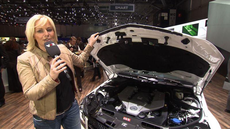 Internationaler Auto Salon in Genf auto mobil-Moderatorin Birte Karalus beim Auto Salon in Genf