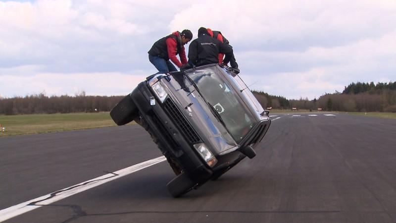 Ist dieser Radwechsel echt oder ein Fake? Ist dieser Radwechsel echt oder ein Fake?
