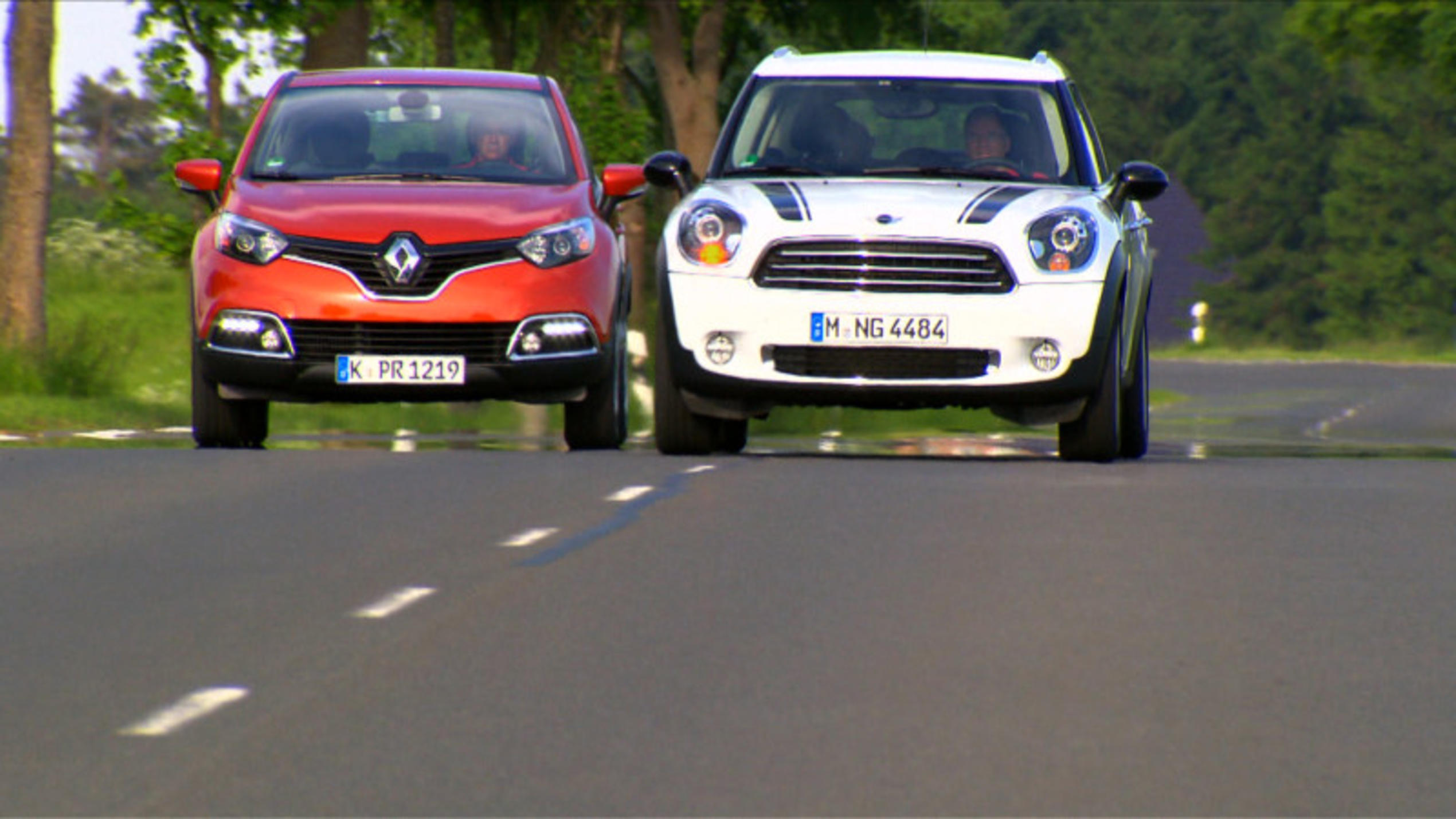 Renault Captur vs. Mini Countryman Renault Captur vs. Mini Countryman