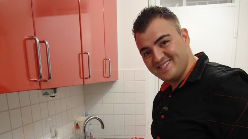 Lernen Sie Nydal kennen! "Das perfekte Dinner" ist zu Gast in Berlin - Kandidat Nydal kocht an Tag zwei