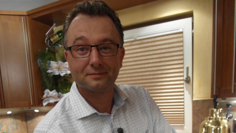 Lernen Sie Wolfgang kennen! Am zweiten Tag ist Wolfgang der Gastgeber bei "Das perfekte Dinner"