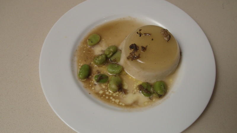Caroline serviert als Vorspeise Sellerie-Panna-Cotta mit schwarzen Trüffeln Carolines Vorspeise bei "Das perfekte Dinner": Sellerie-Panna-Cotta mit schwarzen Trüffeln