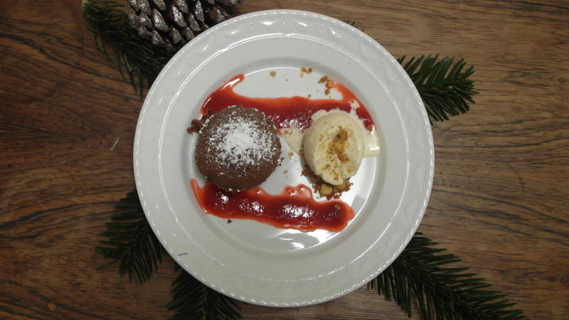 Viktoria serviert als Nachspeise einen Winter Schoko Traum Viktorias Nachspeise bei "Das perfekte Dinner": Winter Schoko Traum