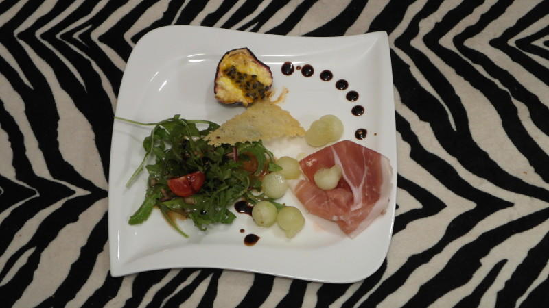 Ninas Vorspeise: Melonen-Salat mit Rucola und Parmaschinken Ninas Vorspeise: Melonen-Salat mit Rucola und Parmaschinken