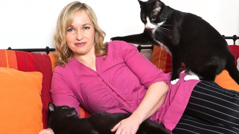 "3 Engel für Tiere": Katzenexpertin Birga Dexel 3 Engel für Tiere: Katzenexpertin Birga Dexel