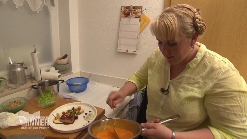 Sabine kann den Abend nicht genießen Sabine kann den Abend nicht genießen