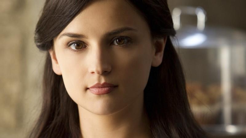 Rachael Leigh Cook spielt Special Agent Kate Moretti Agent Kate Moretti (Rachael Leigh Cook) VOX/ABC Studios