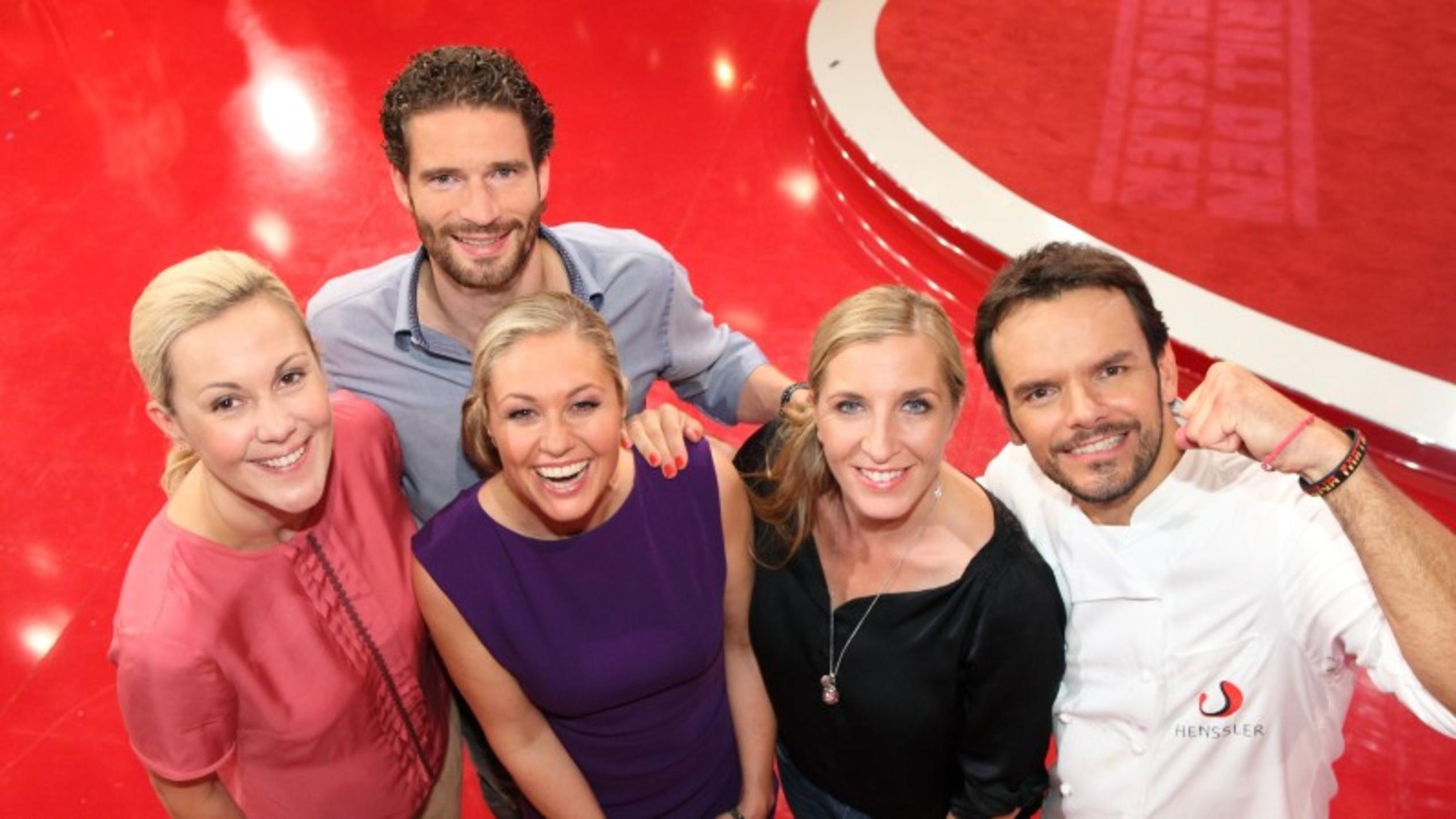 Grill den Henssler: Ex-First Lady Bettina Wulff debütiert am TV-Herd Ex-First Lady Bettina Wulff, Arne Friedrich und Anni Friesinger-Postma kochen bei Grill den Henssler.