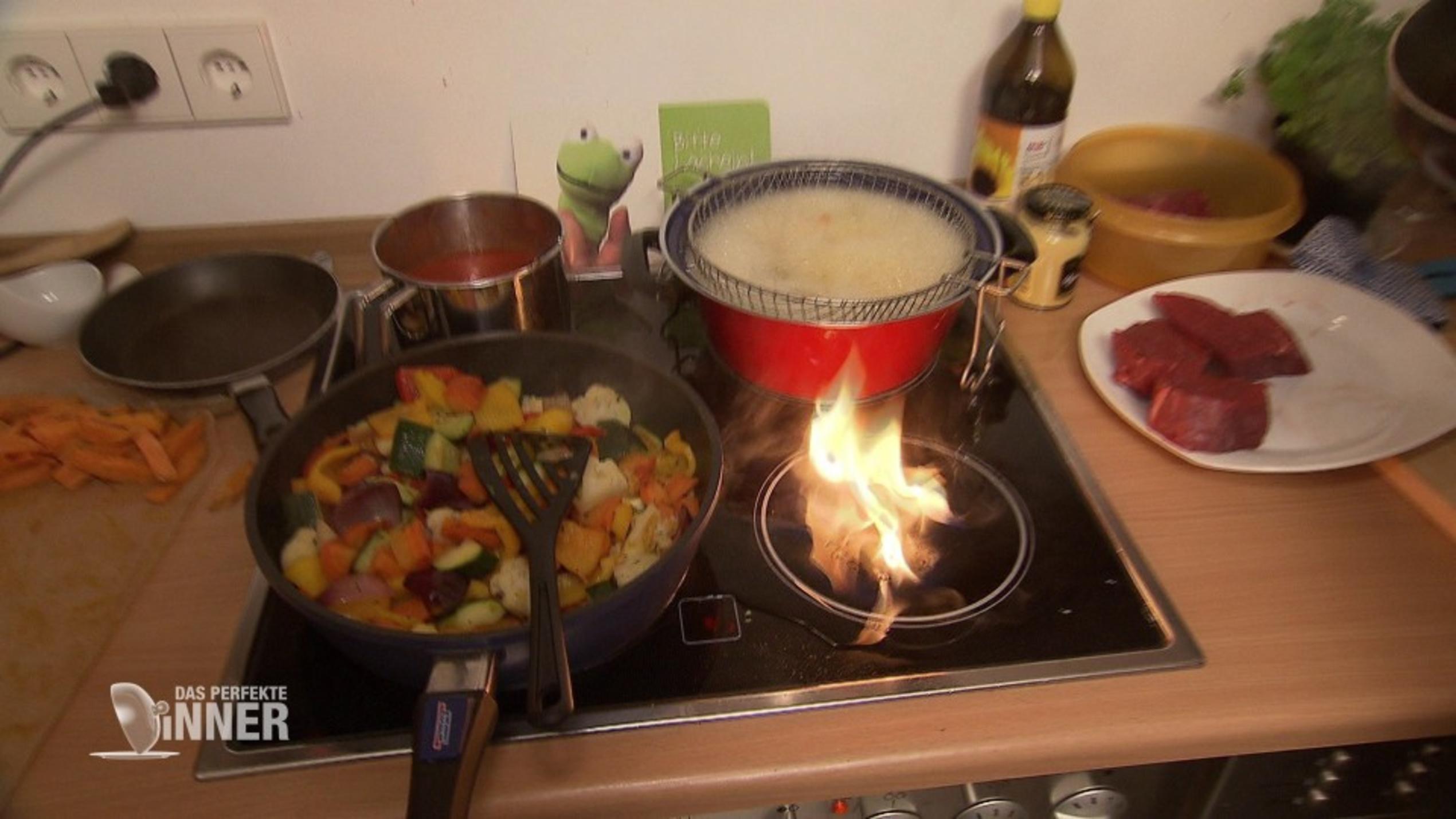 Das perfekte Dinner: Matthias ist Feuer und Flamme für seinen Hauptgang Das perfekte Dinner: Matthias ist Feuer und Flamme für seinen Hauptgang