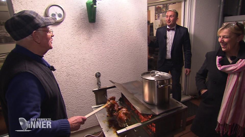Das perfekte Dinner: Peters Papa überzeugt am Grill Das perfekte Dinner, Dinner Saarland, Kandidat Peter