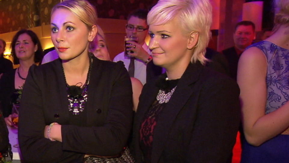 4 Hochzeiten und eine Traumreise: Sina und Eugenia kapseln sich ab Sina und Eugenia