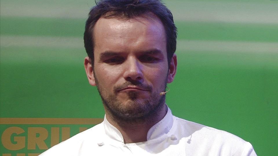 Grill den Henssler 2015: Steffen Henssler scheitert am Baumkuchen und verliert Grill den Henssler 2015: Steffen Henssler scheitert am Baumkuchen und verliert