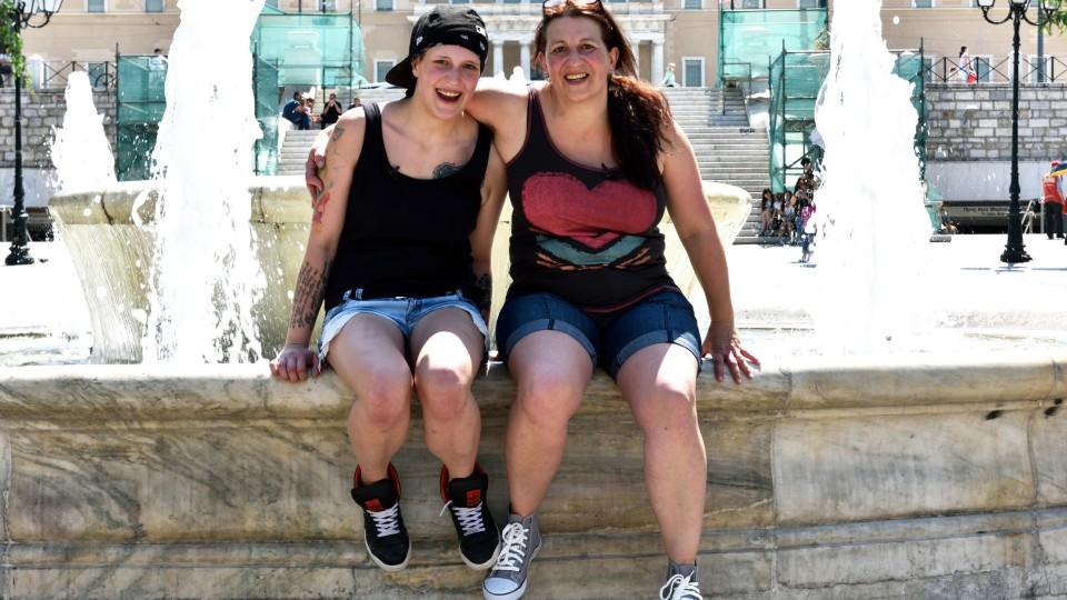 Ticket ins Abenteuer: Silke und Nina wollen in Athen Frieden schließen Ticket ins Abenteuer: Silke und Nina in Athen