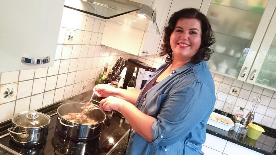 Das perfekte Dinner: Sonja beweist beim Kochen viel Mut Das perfekte Dinner: Spaß und Mut sind für Sonja beim Kochen besonders wichtig
