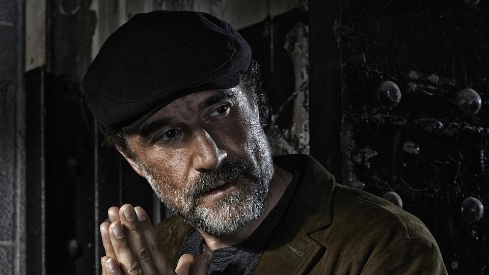 Elias Koteas in der Rolle des Detectives Alvin Olinsky Elias Koteas in der Rolle des Detectives Alvin Olinsky