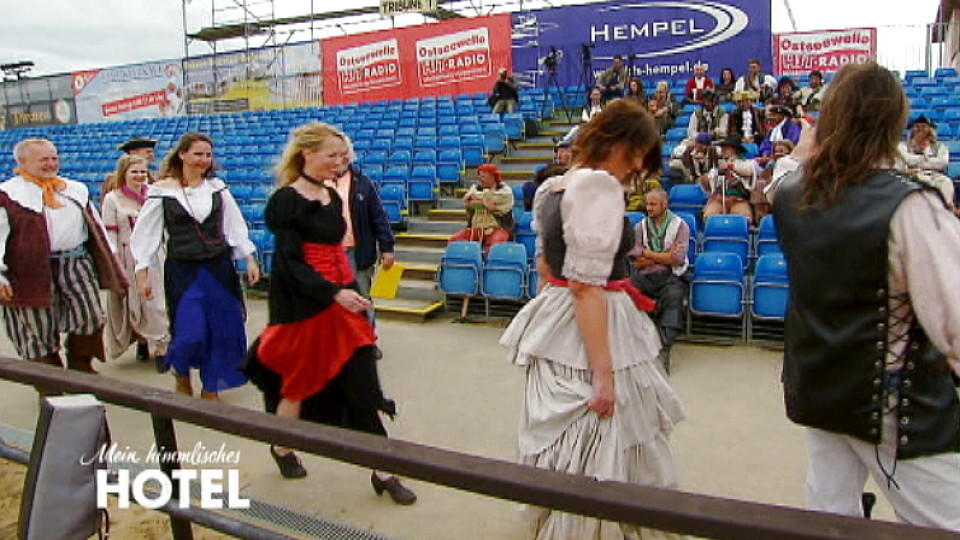 Mein himmlisches Hotel: Aus Hoteliers in Gadebusch werden Piraten der Karibik "Mein himmliches Hotel" in Gadebusch