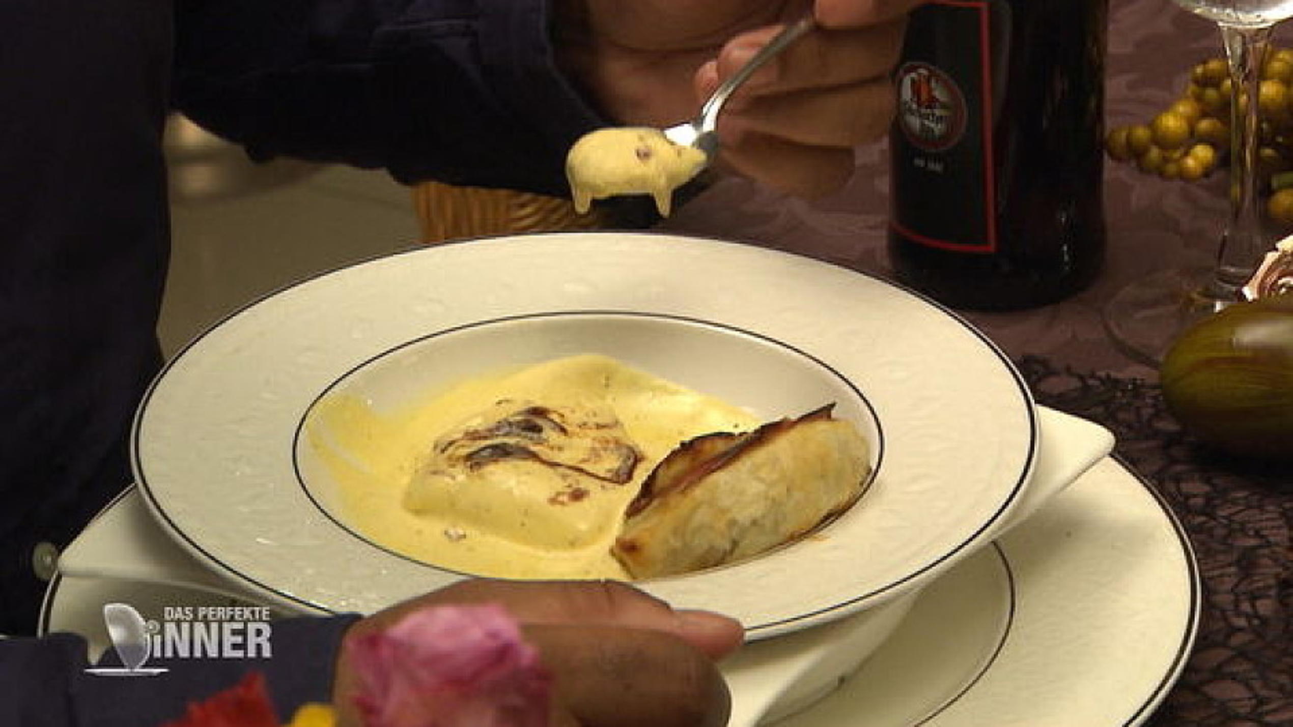 Das perfekte Dinner: Dieses Dessert "vernebelt" den Gästen die Sinne Das perfekte Dinner: Sieht so selbst gemachtes Vanilleeis aus?