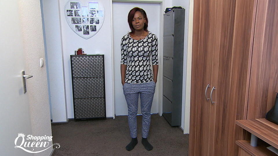 Shopping Queen: Izabellas Look kommt bei Guido Maria Kretschmer gut an Izabella im Style-Check bei "Shopping Queen"