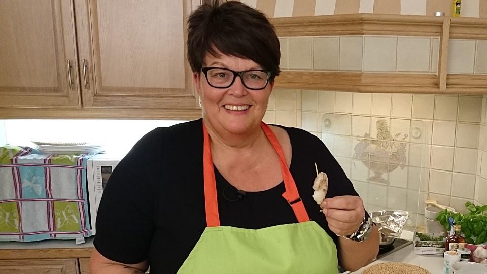 Das perfekte Dinner: Andrea musste an Weihnachten schon mal auf Mettwurst zurückgreifen Dinner-Kandidiatin Andrea kocht am Finalabend