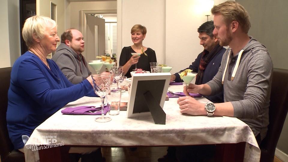 Das perfekte Dinner: Dominiks Käse-Abneigung könnte für Marta zum Problem werden Wunschmenü Ruhrgebiet Marta Highlight
