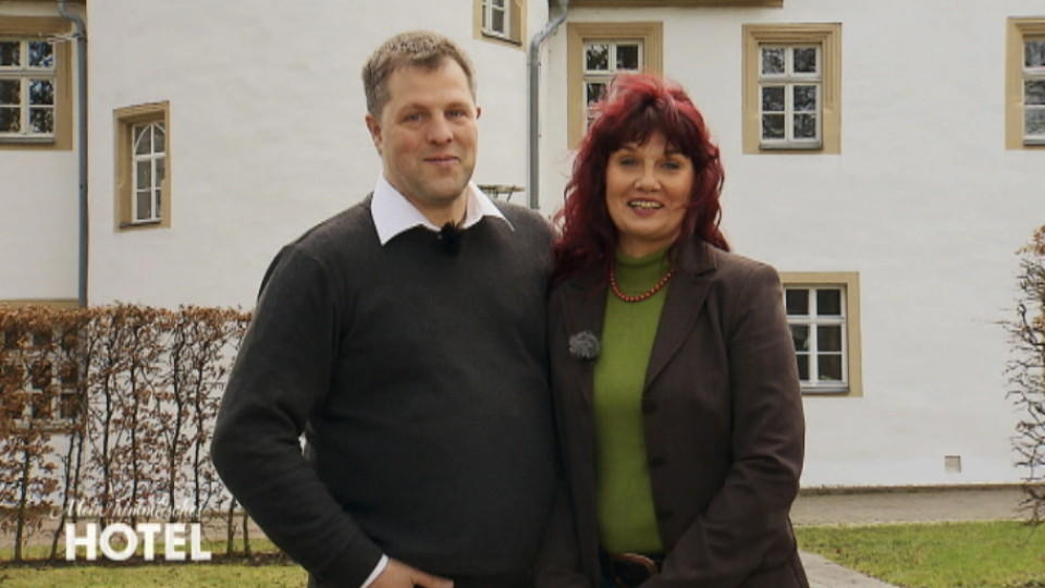 Mein himmlisches Hotel: Königlicher erster Eindruck des Schlosshotels MhH Mein himmlisches Hotel KW 10 "Schlosshotel Eyba" Vorstellung Tag 1