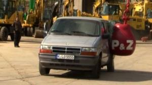Stunt mit Abrissbirne Stunt mit Abrissbirne