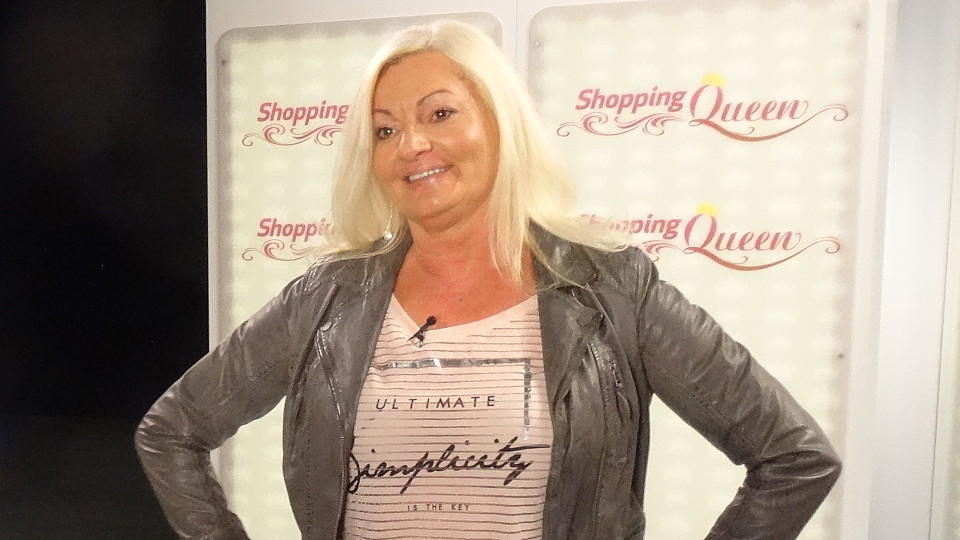 Shopping Queen: Marion zeigt einen guten Look zum Thema "Flachgelegt" Marion zeigt einen "jugendlichen Look" bei "Shopping Queen"