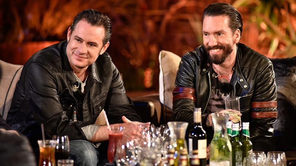 Sing meinen Song 2016: Wolfgang Niedecken und "The BossHoss" über die krassesten Gerüchte Sing meinen Song 2016: Sascha Vollmer und Alec Völkel von "The BossHoss"