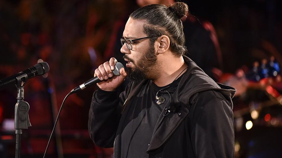 Sing meinen Song – Die größten Überraschungen: Samy Deluxe sorgt in Staffel 3 mit „Kristallnacht“ für Gänsehaut Sing meinen Song 2016: Samy Deluxe flasht mit seiner Rap-Version von "Kristallnaach"