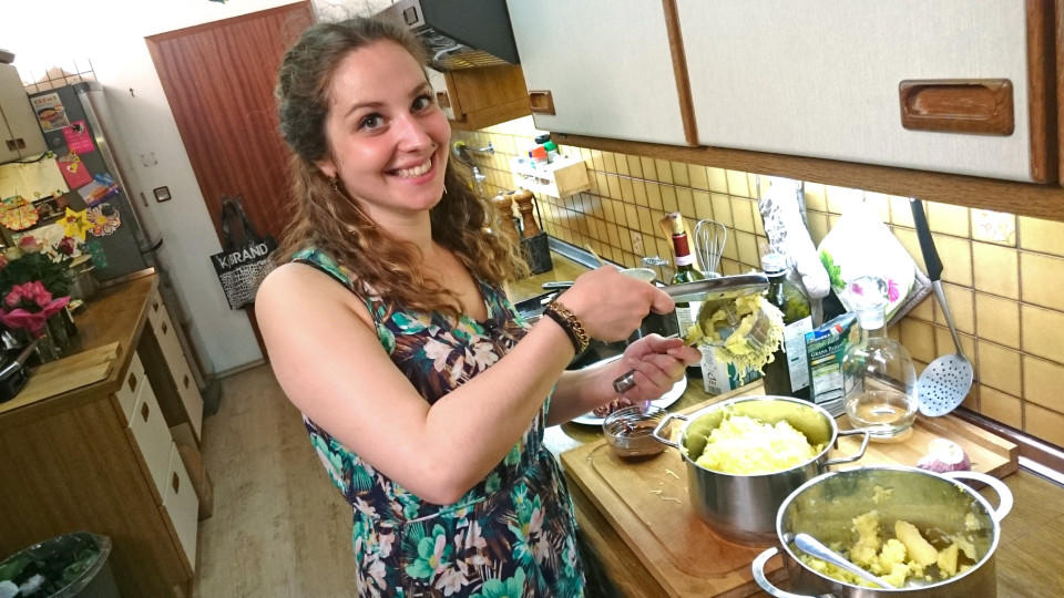 Das perfekte Dinner: Im Notfall wird bei Laura improvisiert An Kochunfälle ist Laura gewöhnt