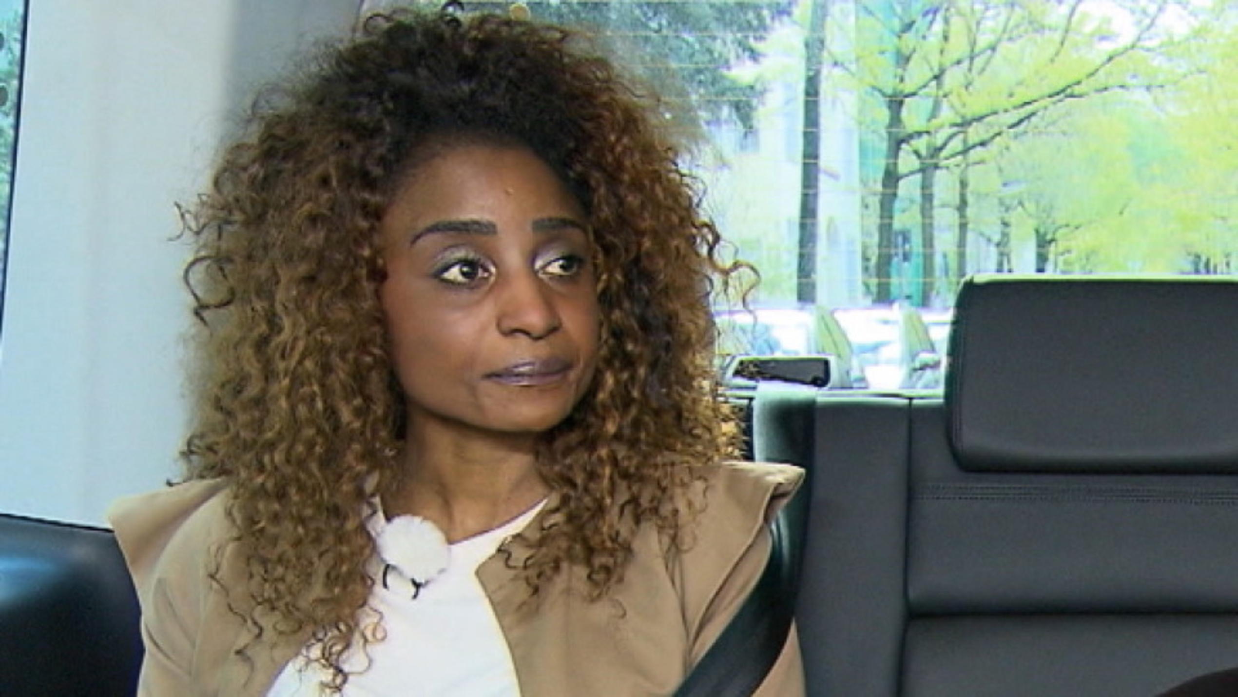 Shopping Queen: Lourdes schafft es nicht zum Friseur Lourdes schafft es nicht zum Friseur bei "Shopping Queen"