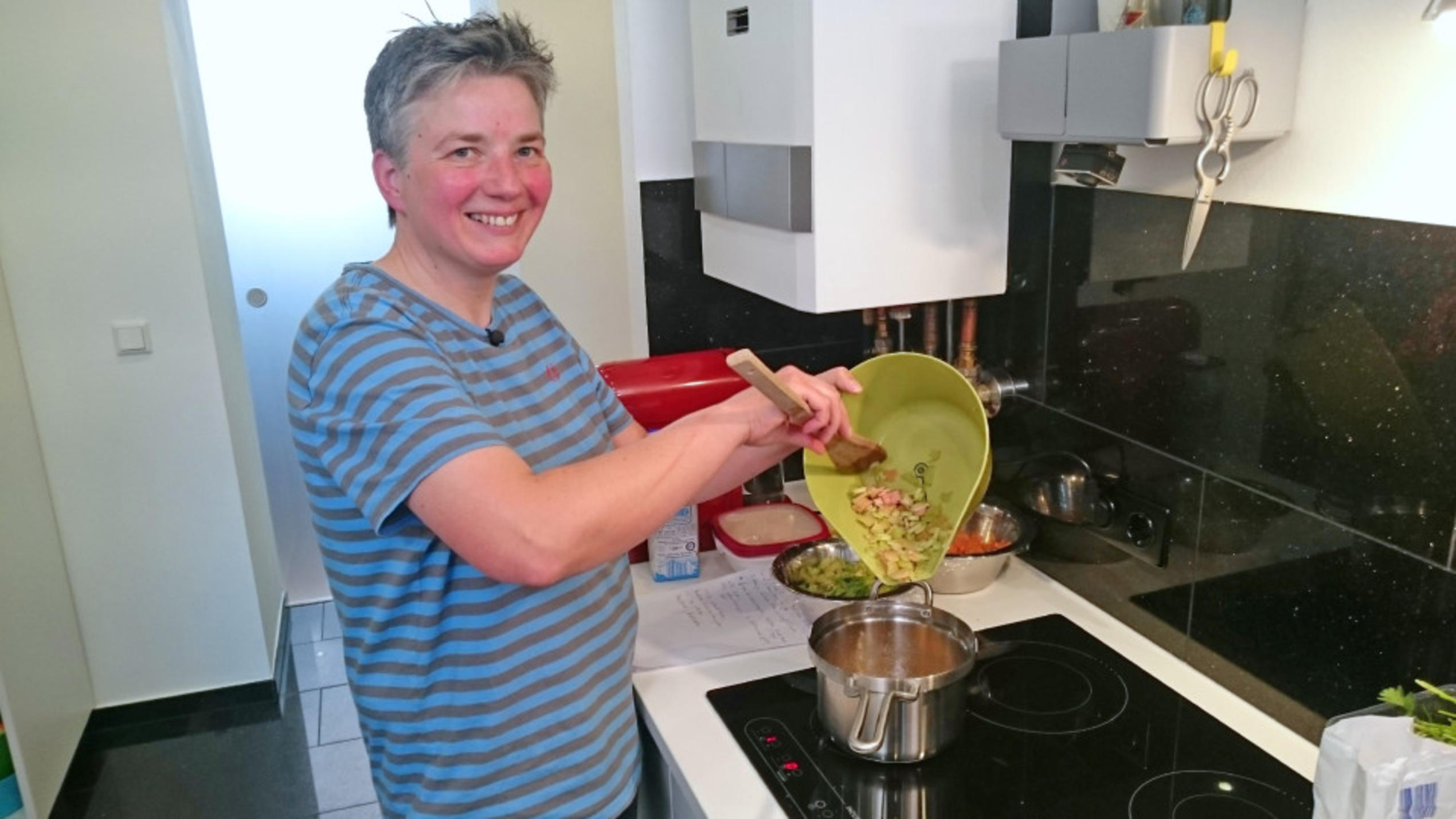 Das perfekte Dinner: Sorgt Renate an ihrem Dinnerabend für bombastische Stimmung? Die zeitliche Planung hat Renate voll im Griff