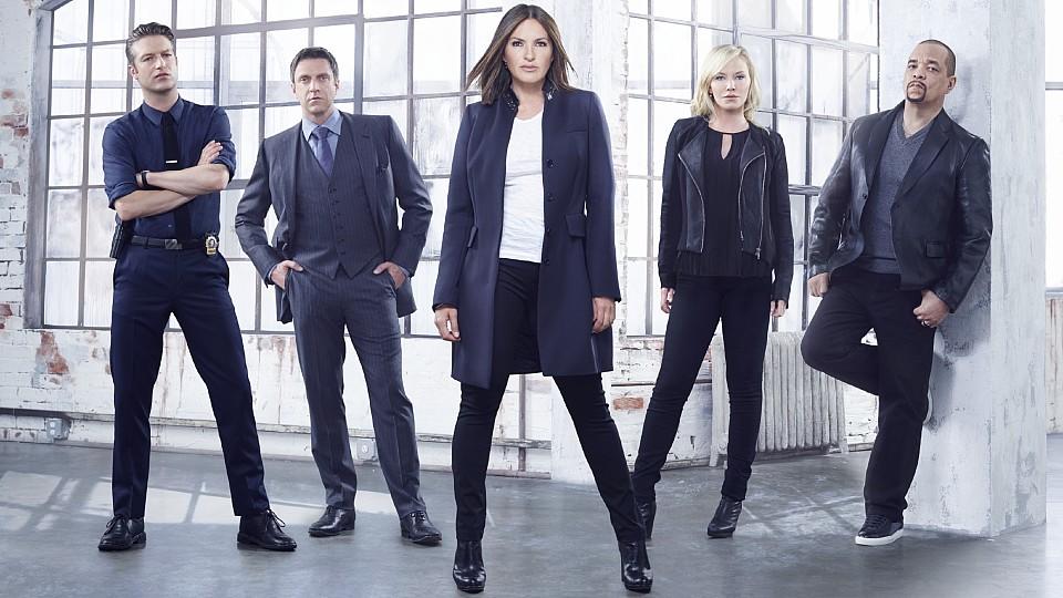 Law & Order - Special Victims Unit: Fortsetzung der 17. Staffel Dominick "Sonny" Carisi (Peter Scanavino), Rafael Barba (Raúl Esparza), Olivia Benson (Mariska Hargitay), Amanda Rollins (Kelli Giddish), Odafin 'Fin' Tutuola (Ice-T)