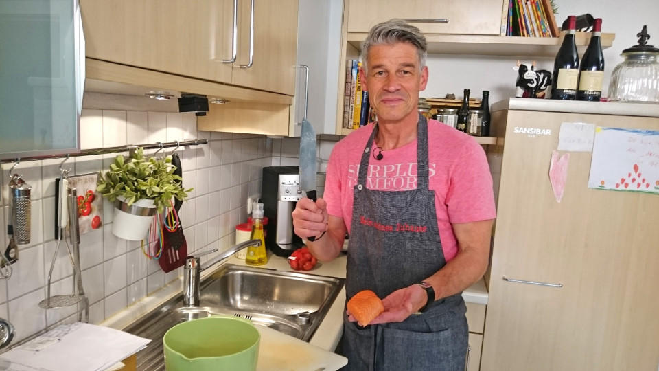 Das perfekte Dinner: Michaels Schwäche ist sein Perfektionismus Michael bei "Das perfekte Dinner - Wer ist er Profi?"