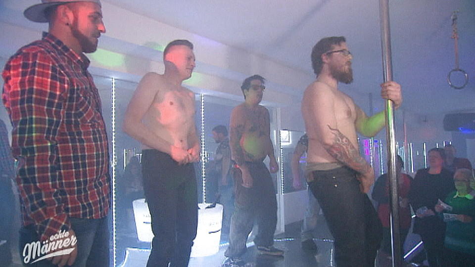 Echte Männer: Mit ihrem Striptease verdrehen sie den Ladys den Kopf "Echte Männer": Sexy Auftritt im Nachtclub