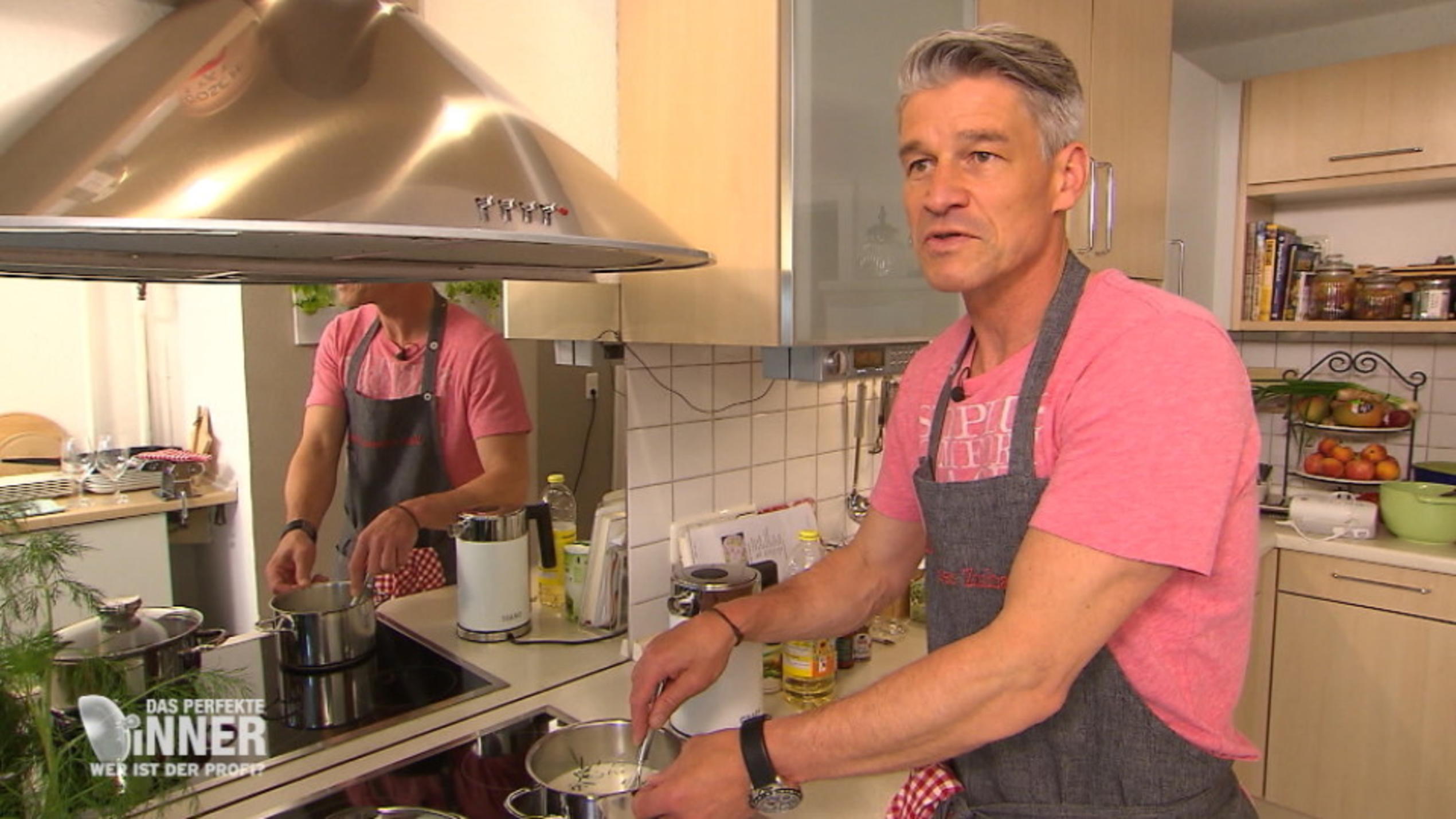 Das perfekte Dinner: Hier haben es die Kandidaten mit einem waschechten Model zutun Nicht nur in der Küche, auch auf Laufstegen macht Michael eine gute Figur