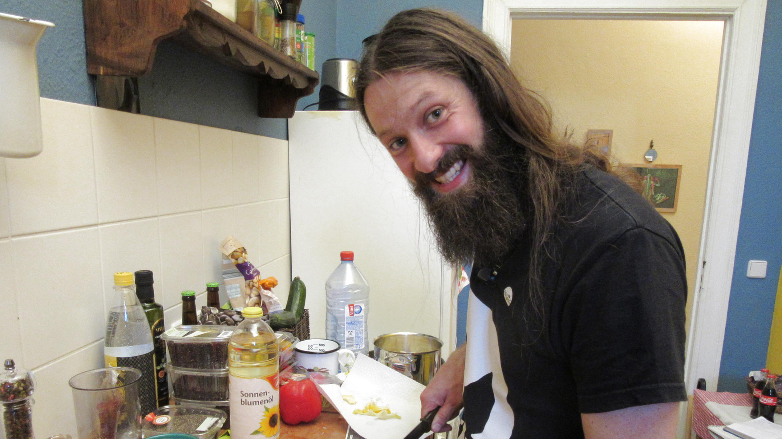 Das perfekte Dinner: Sebastian möchte mit Bier-Spezialitäten punkten An Tag fünf bei "Das perfekte Dinner" in Berlin kocht Barbesitzer Sebastian.