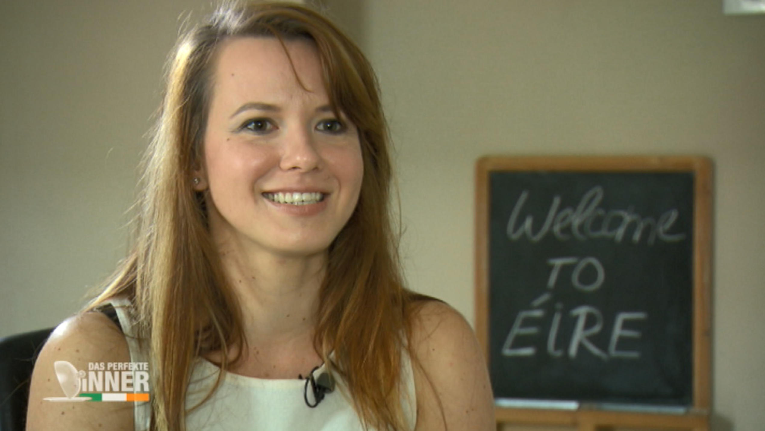 Das perfekte Dinner: Ali eröffnet die irische Dinnerwoche Bei "Das perfekte Dinner" in Irland heißt Kandidatin Ali ihre Gäste als erste im Bunde herzlich willkommen.