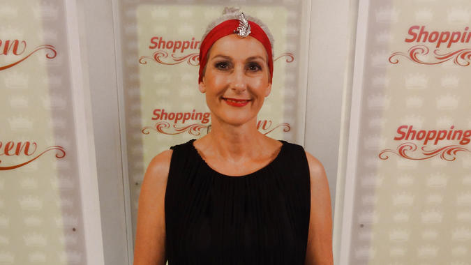 Shopping Queen: Romana kann mit Tuch und Brosche überzeugen "Shopping Queen"-Kandidatin Romana