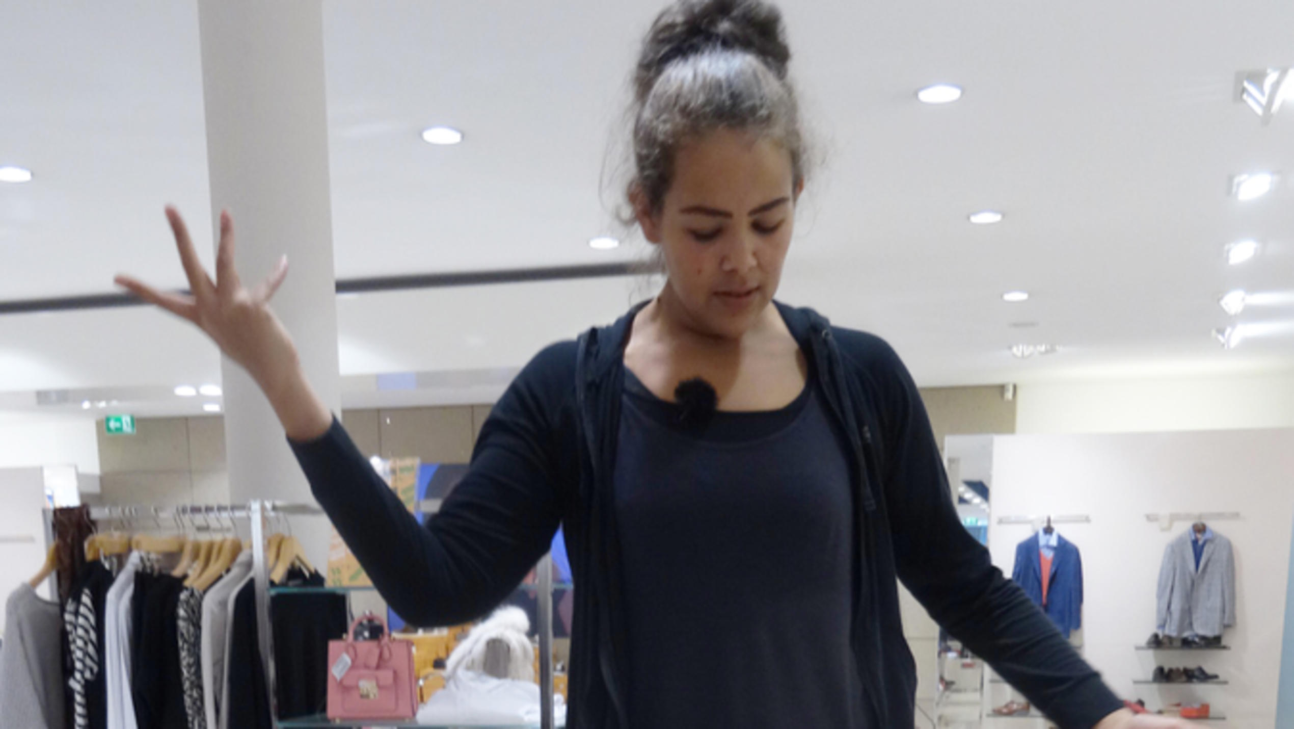 Shopping Queen: Mandy will in High Heels über den Catwalk schreiten Mandy auf High Heels bei "Shopping Queen"