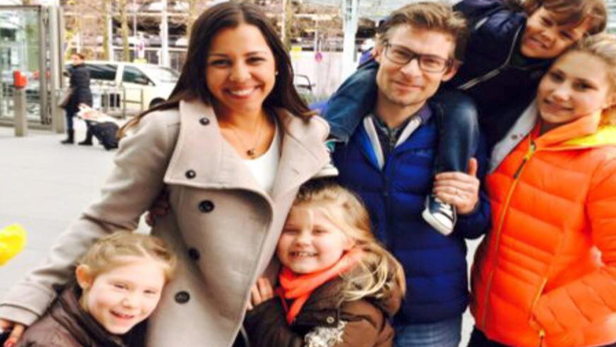 Goodbye Deutschland: Eine schwierige Auswanderung für Familie Leonhardi Familie Leonhardi ist eine ganz besondere Patchworkfamilie. Die Mitglieder der "Goodbye Deutschland"-Auswandererfamilie pendeln aktuell zwischen zwei Welten-