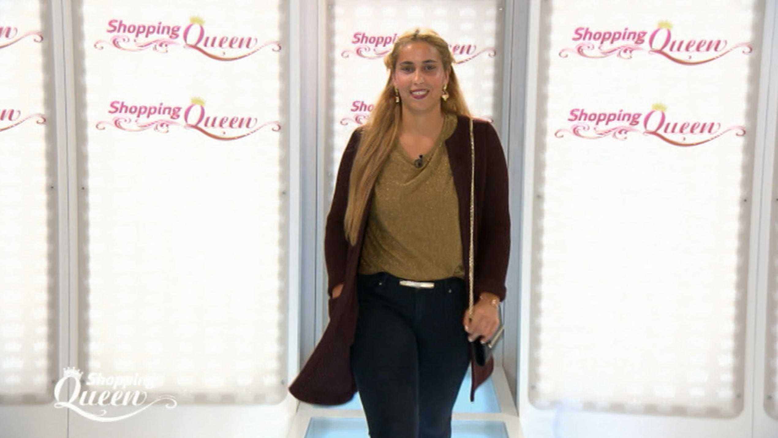 Shopping Queen: Guido Maria Kretschmer fehlt bei Sabrina die weihnachtliche Eleganz Shopping Queen 2016 Bremen KW51 Sabrina Catwalk.jpg