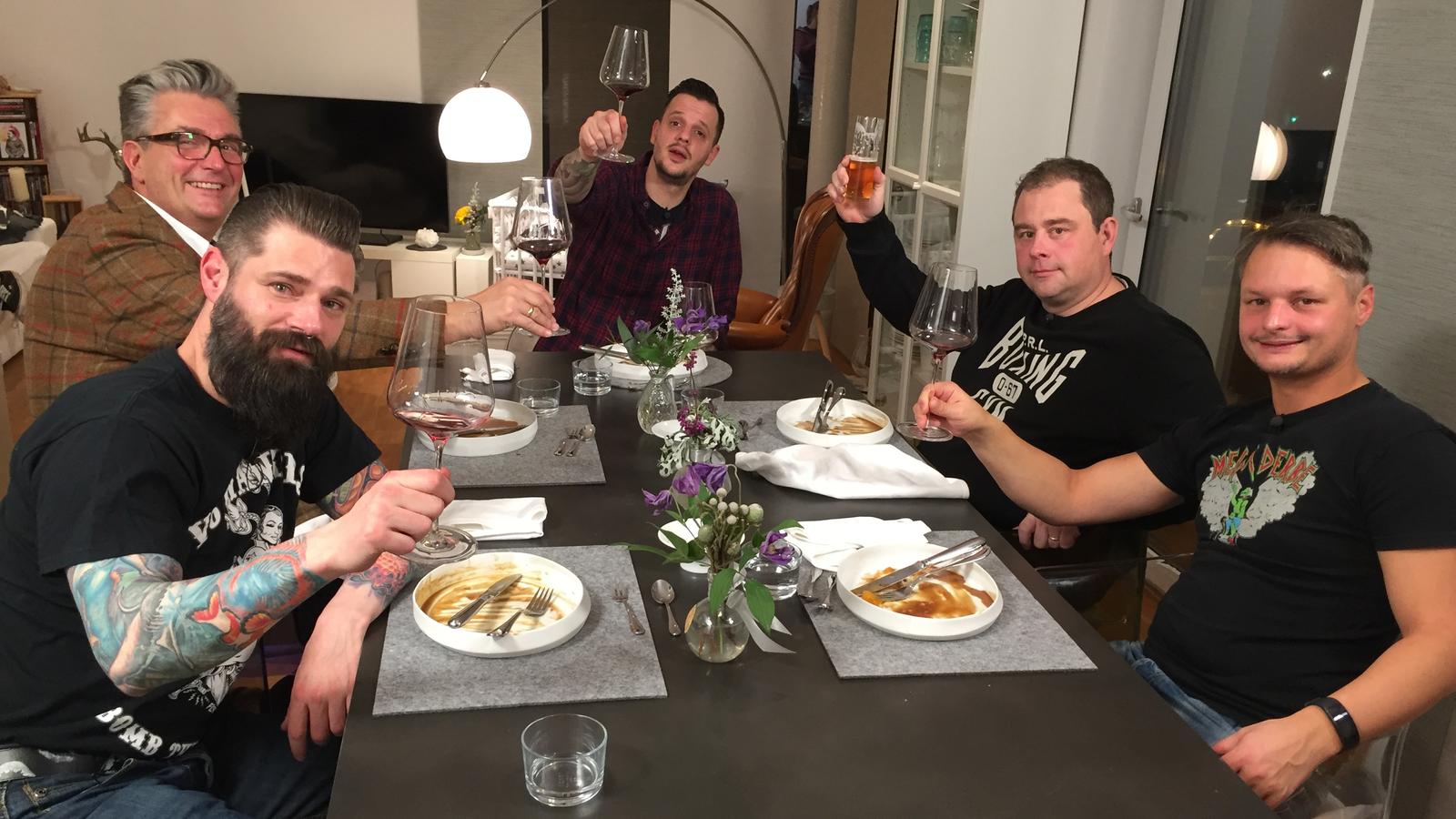 Das perfekte Dinner: Mattes' Zander sorgt für Unstimmigkeiten Das perfekte Dinner: Zu Gast bei Mattes